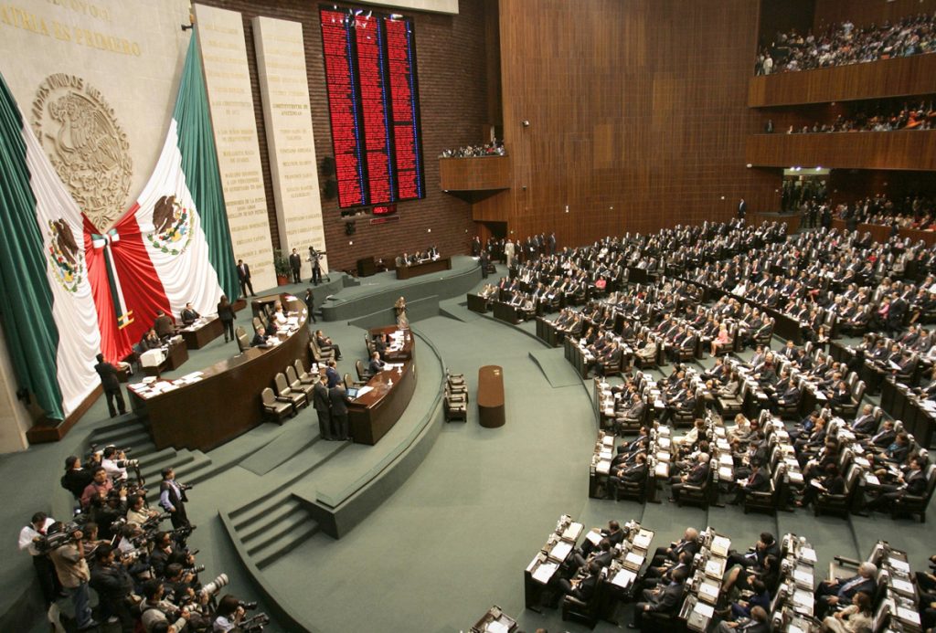 Se aprueban las reglas para reelección de diputados y senadores